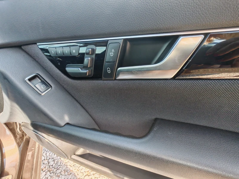 Mercedes-Benz C 250 * * * AVANGARDE * * * , снимка 16 - Автомобили и джипове - 51499836