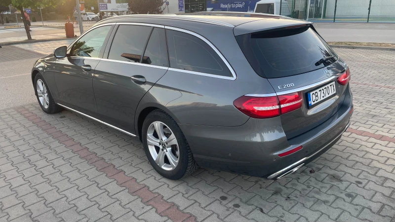 Mercedes-Benz E 200 4matic, снимка 16 - Автомобили и джипове - 51637204