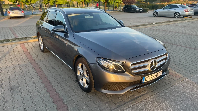 Mercedes-Benz E 200 4matic, снимка 3 - Автомобили и джипове - 51637204