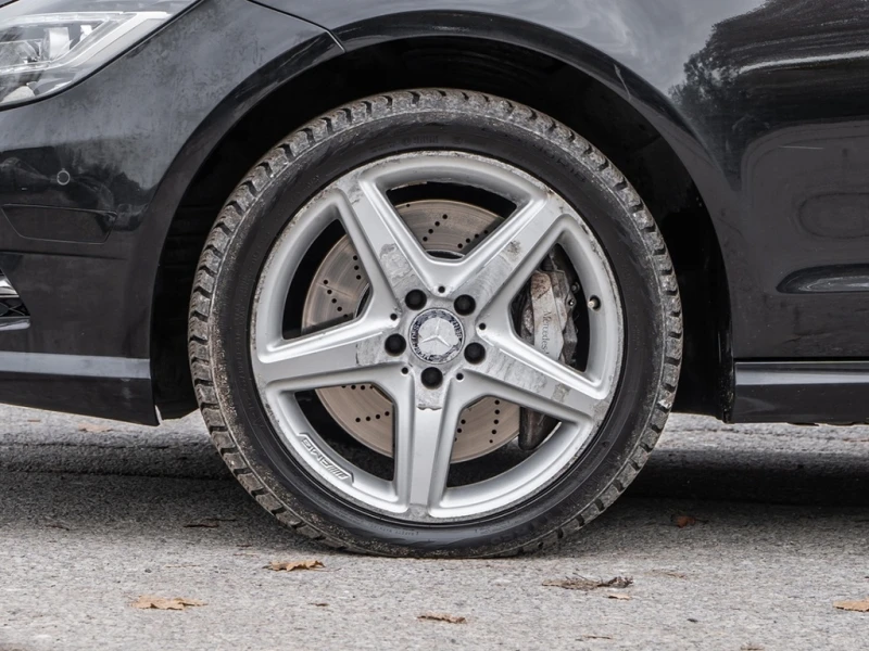 Mercedes-Benz CLS * 4dr Sdn 550 4MATIC * CARFAX * ЦЕНА ДО БГ, снимка 4 - Автомобили и джипове - 52996821