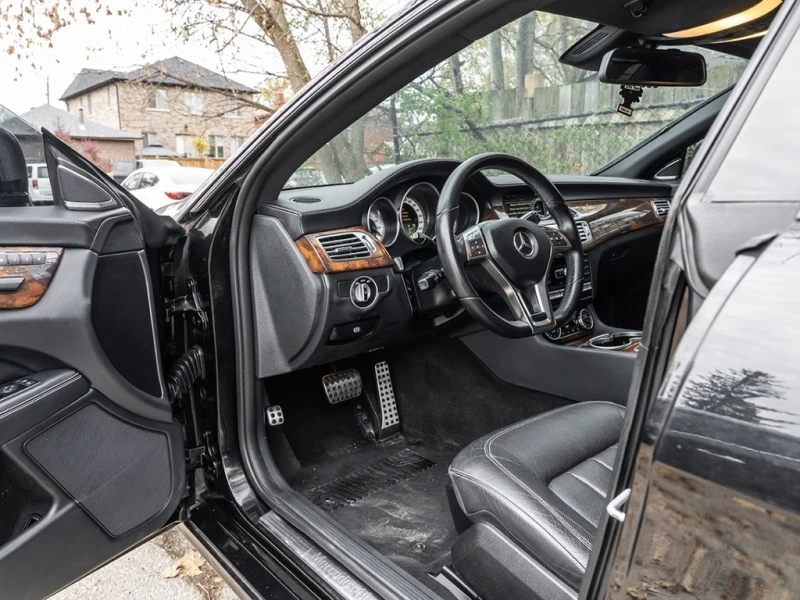 Mercedes-Benz CLS * 4dr Sdn 550 4MATIC * CARFAX * ЦЕНА ДО БГ, снимка 8 - Автомобили и джипове - 52996821