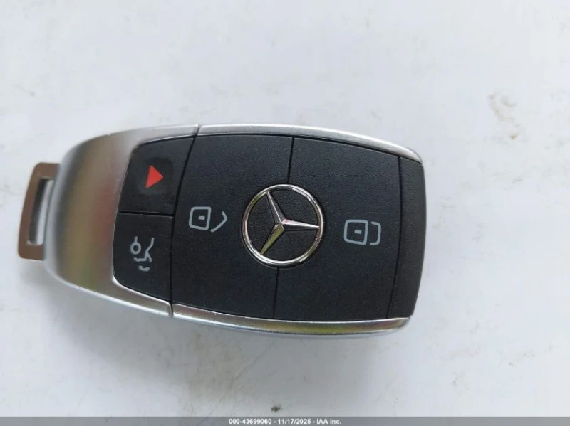 Mercedes-Benz C 300 2.0L I-4 DI, DOHC, VVT, TURBO, 255HP Rear Wheel, снимка 3 - Автомобили и джипове - 53113110