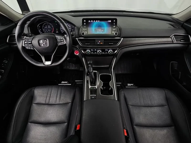 Honda Accord 1.5T Бензин, снимка 3 - Автомобили и джипове - 55476955