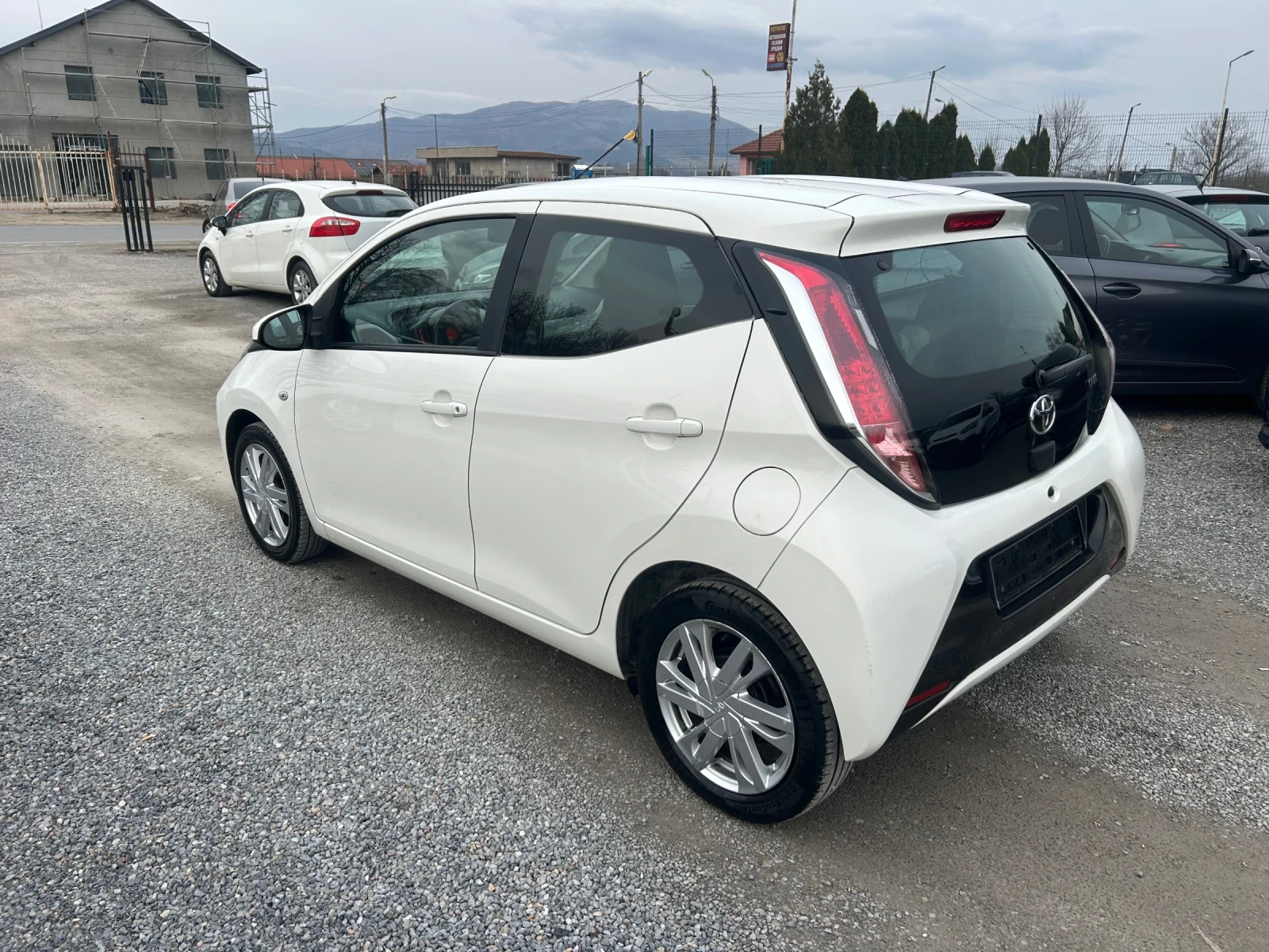 Toyota Aygo 1.0i  euro6 - изображение 4