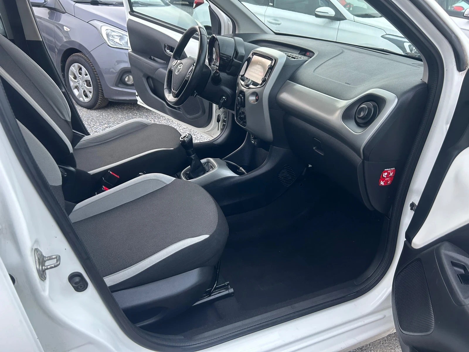 Toyota Aygo 1.0i  euro6 - изображение 8