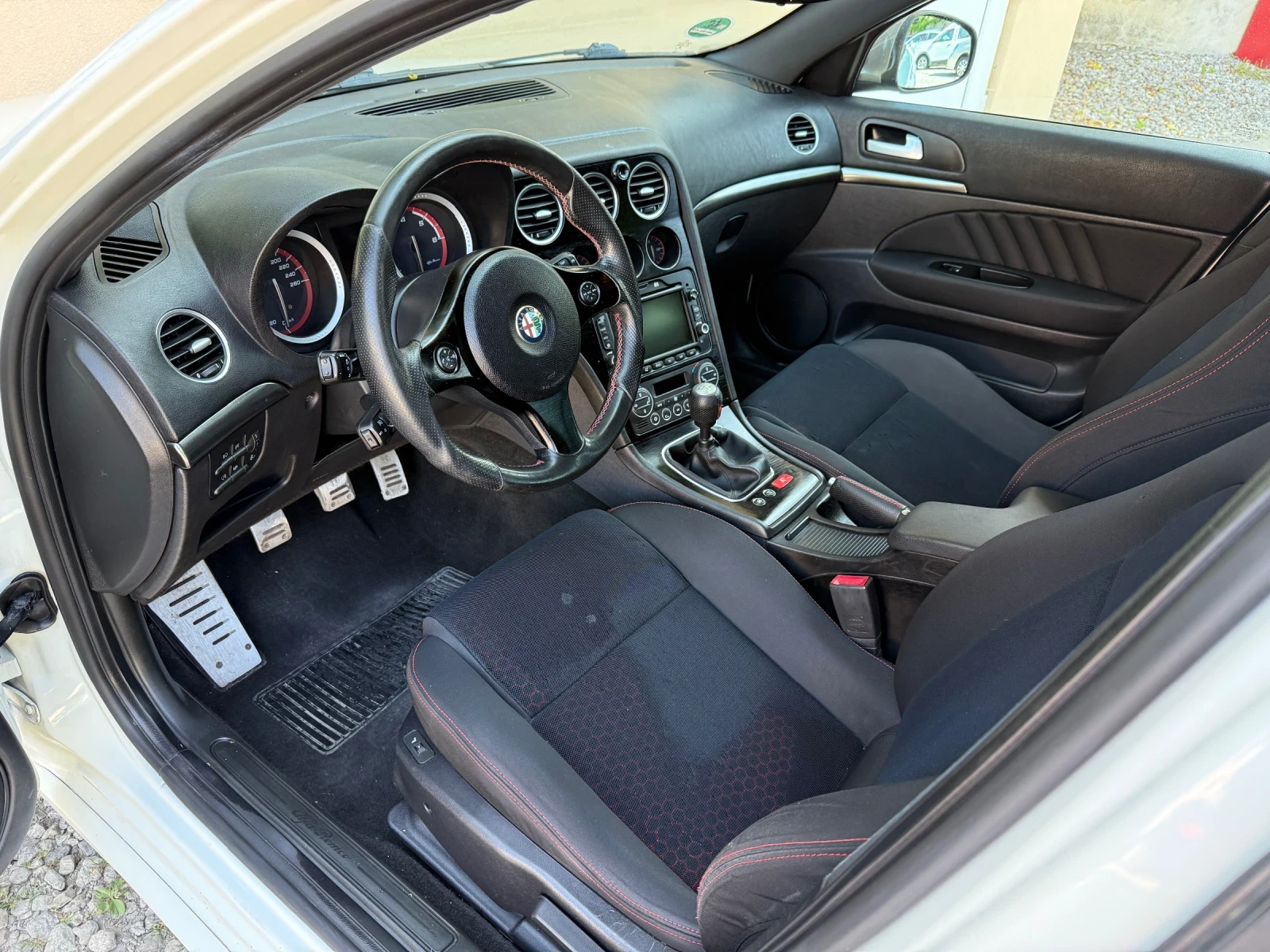 Alfa Romeo 159 sportwagon 2.0JTDm 170k.c. ОТЛИЧНО СЪСТОЯНИЕ - НАВИГАЦИЯ!  - изображение 7
