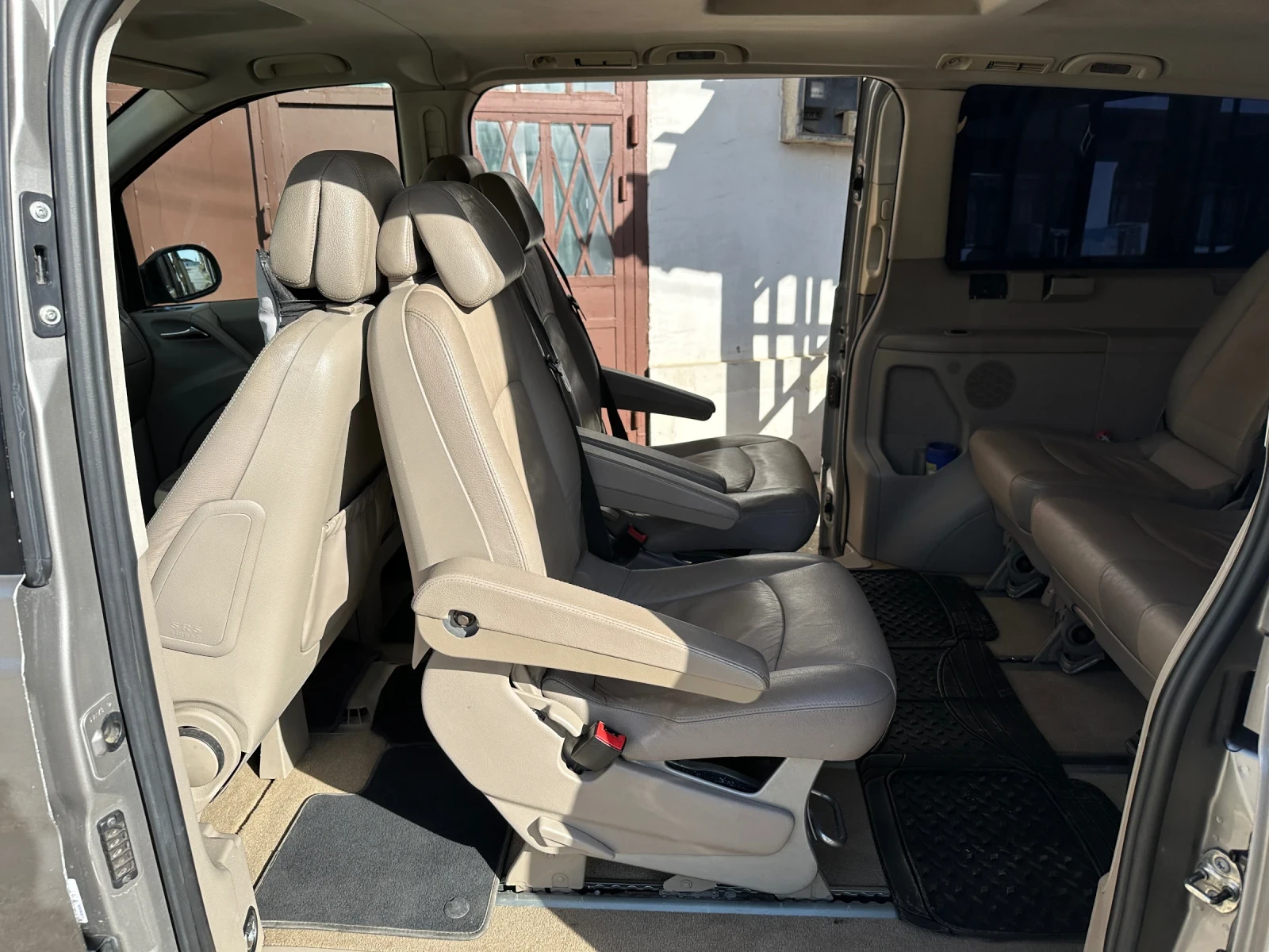 Mercedes-Benz Viano  - изображение 8