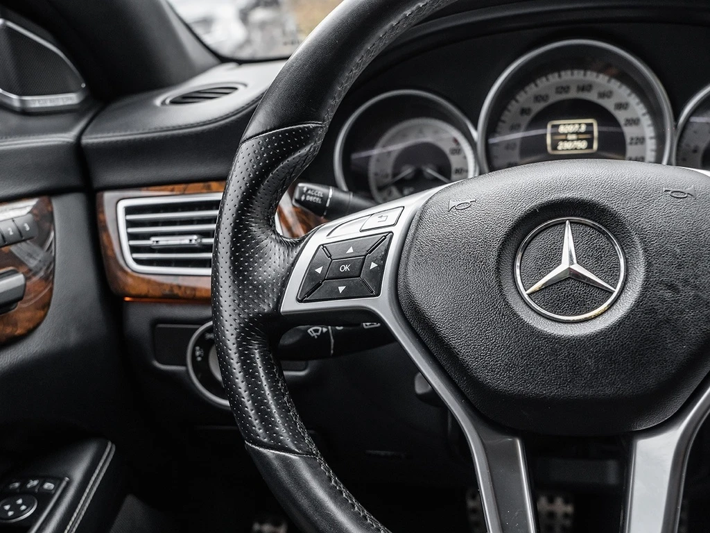 Mercedes-Benz CLS * 4dr Sdn 550 4MATIC * CARFAX * ���� �� �� | Mobile.bg � ����������� 11