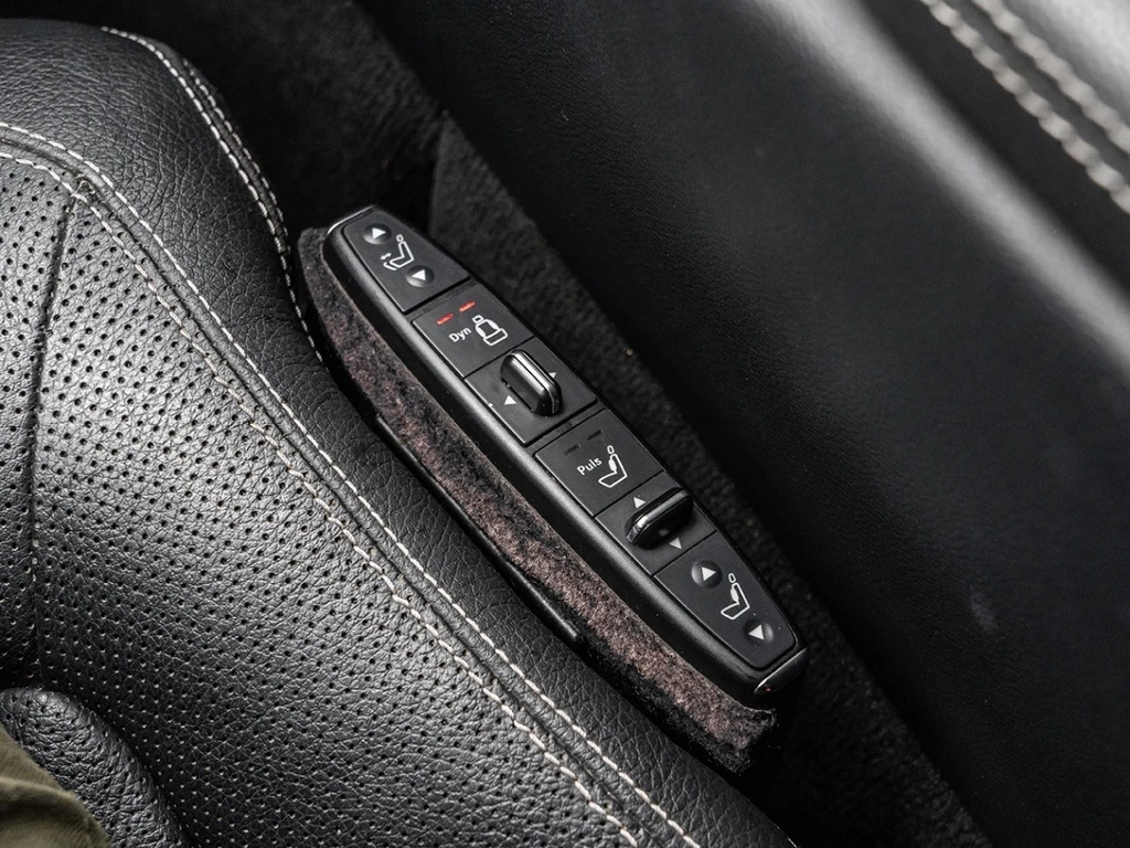 Mercedes-Benz CLS * 4dr Sdn 550 4MATIC * CARFAX * ���� �� �� | Mobile.bg � ����������� 9