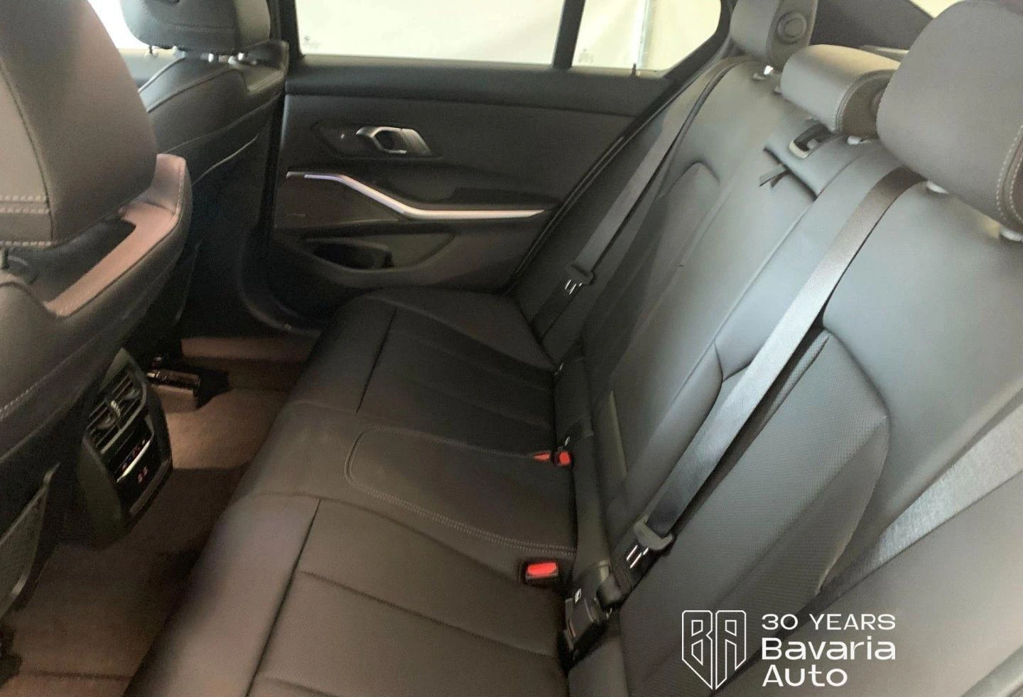 BMW 320 d xDrive M Sport Paket, снимка 7 - Автомобили и джипове - 53779694