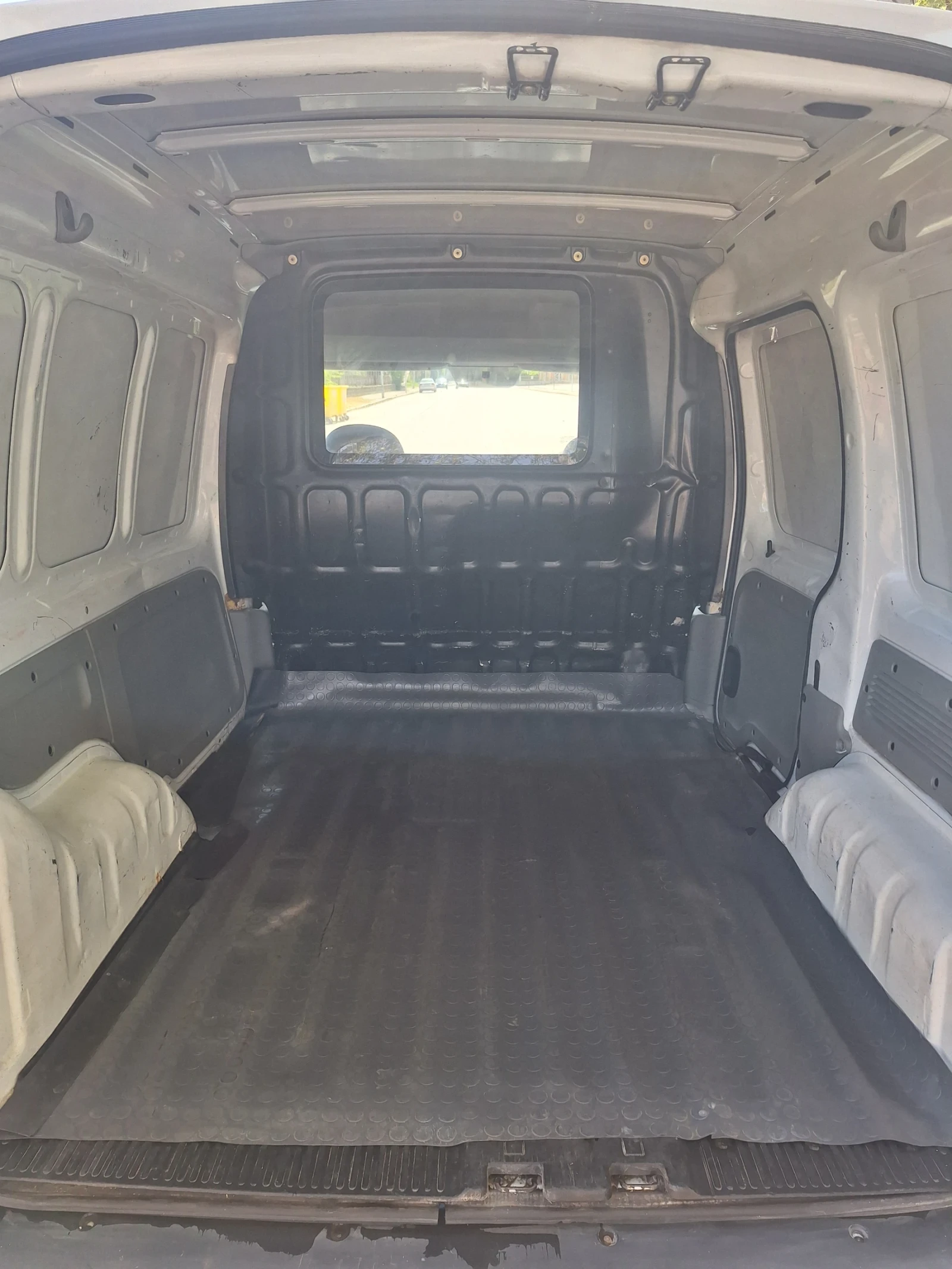 Renault Kangoo 1.5 DCI, снимка 13 - Автомобили и джипове - 54351771