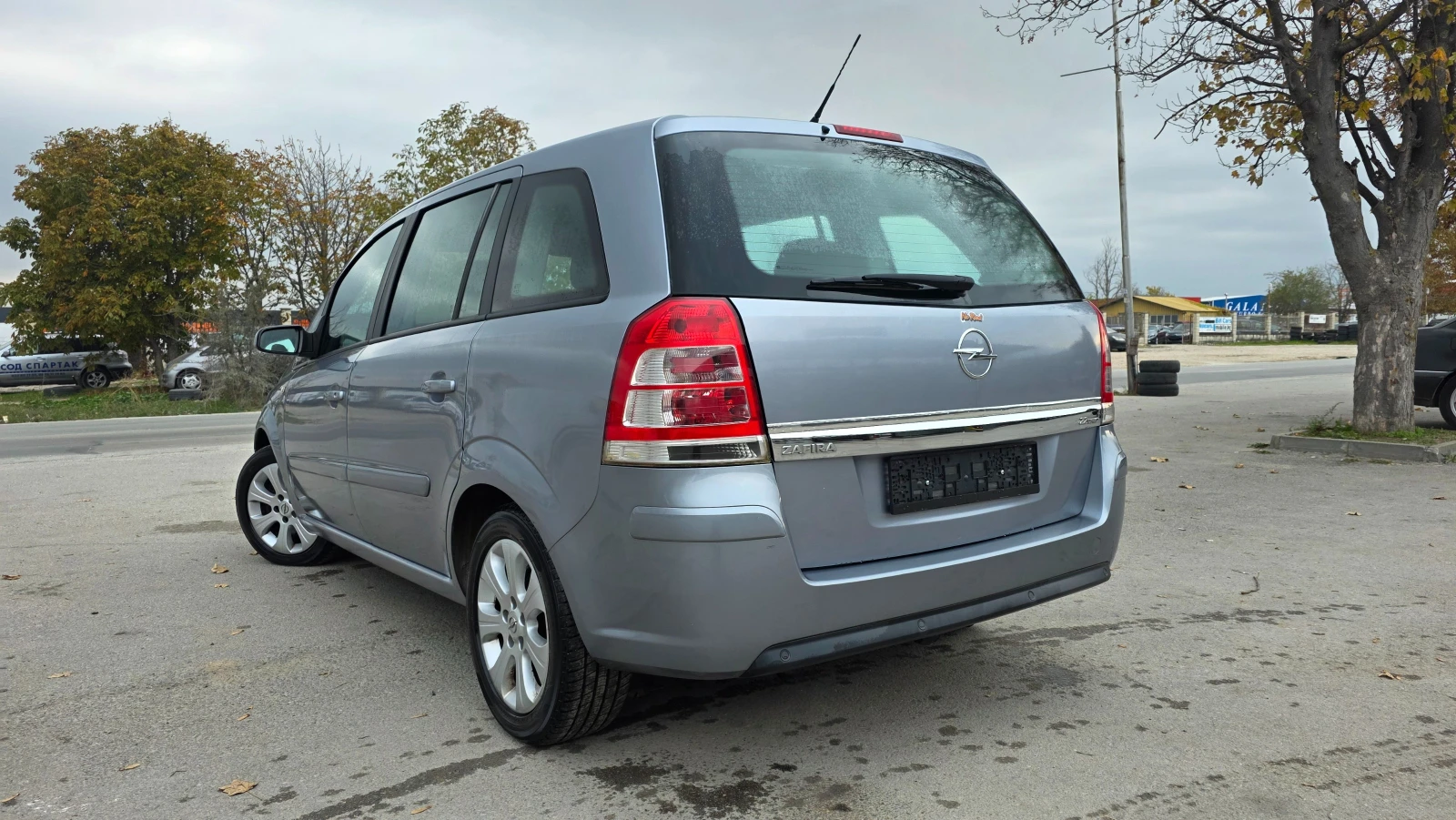 Opel Zafira БЕЗУПРЕЧЕН, снимка 4 - Автомобили и джипове - 54723140