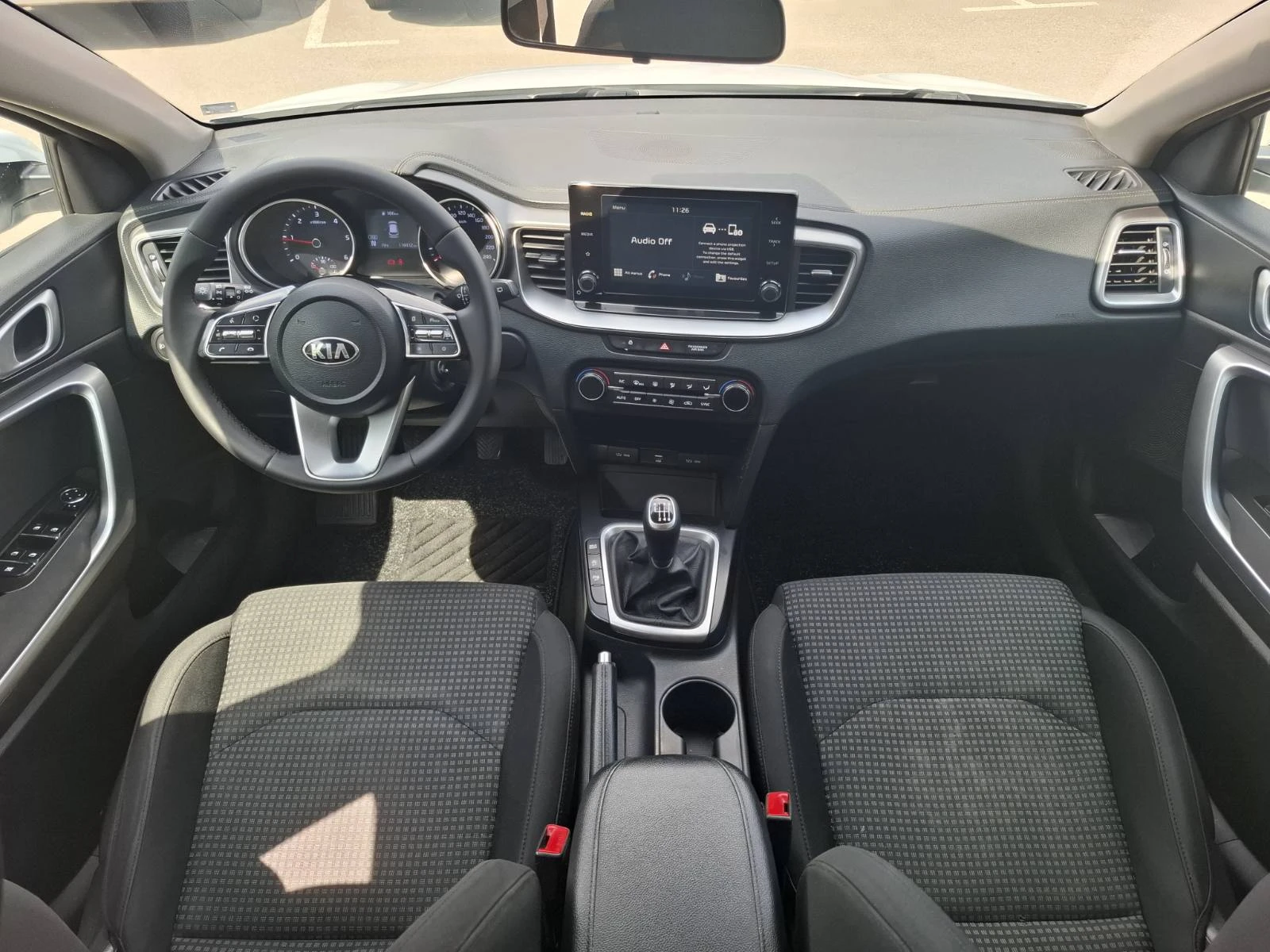 Kia Ceed 1.6 crdi Гаранция, снимка 8 - Автомобили и джипове - 54960232