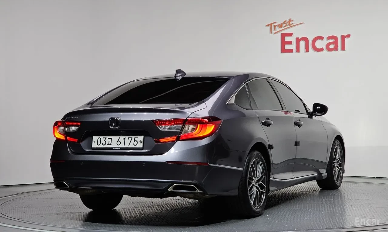 Honda Accord 1.5T Бензин, снимка 2 - Автомобили и джипове - 55476955