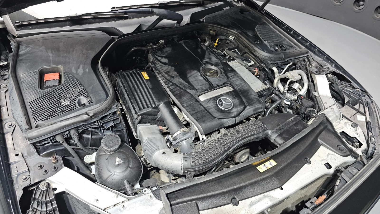 Mercedes-Benz E 300 Avantgarde, снимка 6 - Автомобили и джипове - 56070169