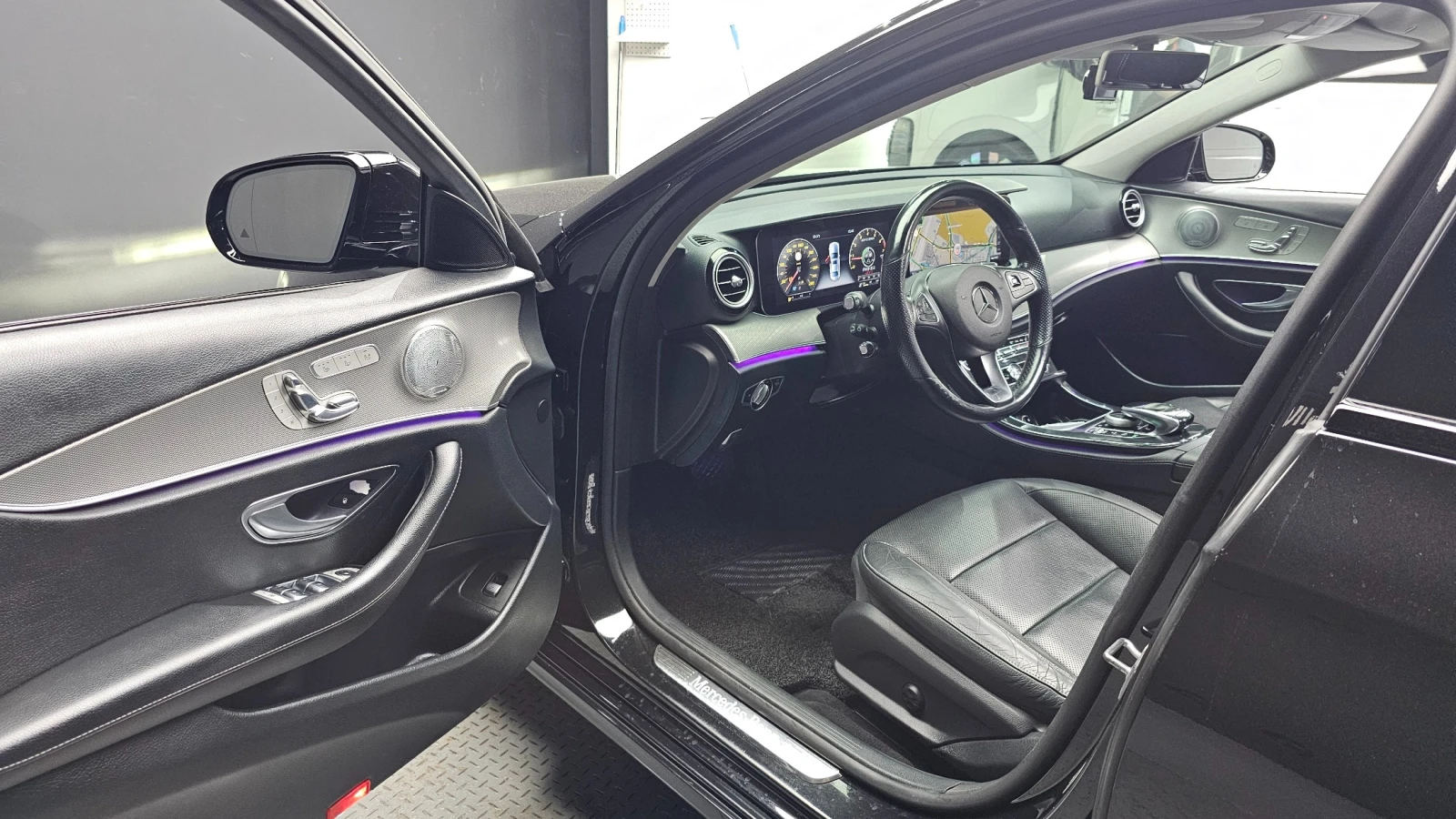 Mercedes-Benz E 300 Avantgarde, снимка 9 - Автомобили и джипове - 56070169