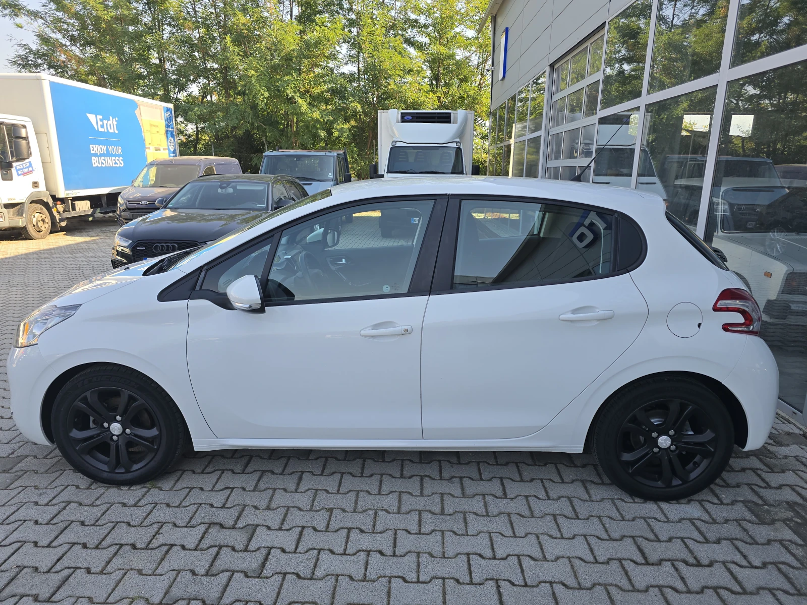 Peugeot 208 1.4i LPG !!, снимка 6 - Автомобили и джипове - 56148793