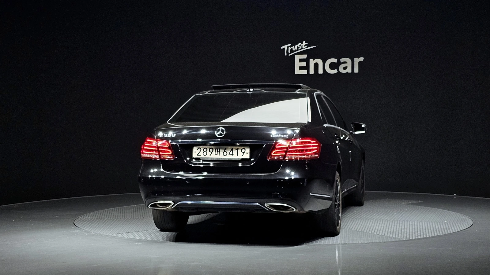 Mercedes-Benz E 350 3.5 V6 4MATIC, снимка 4 - Автомобили и джипове - 56182149