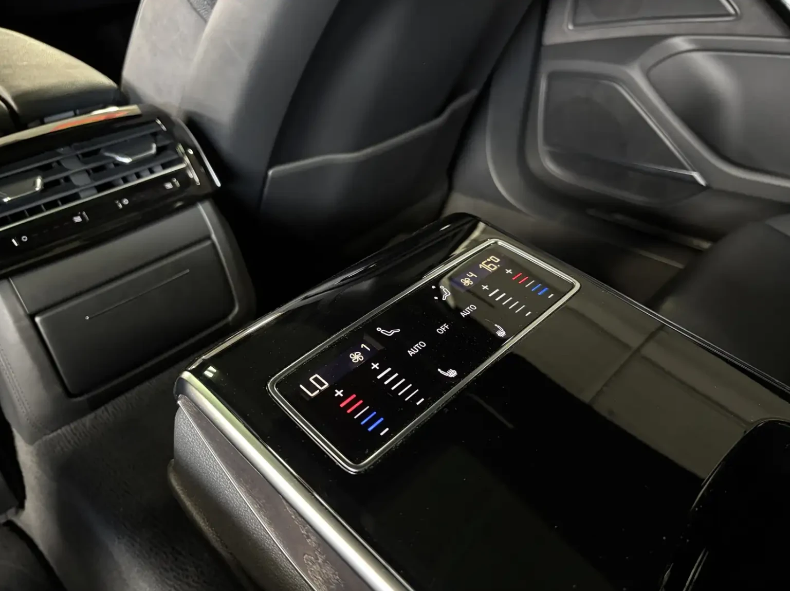 Audi A8, снимка 17 - Автомобили и джипове - 56628361