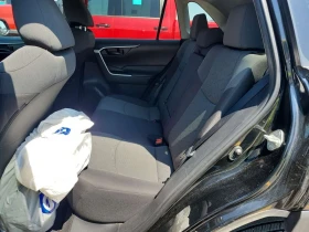Toyota Rav4  LE | ЦЕНА ДО БЪЛГАРИЯ | АВТОКРЕДИТ , снимка 11