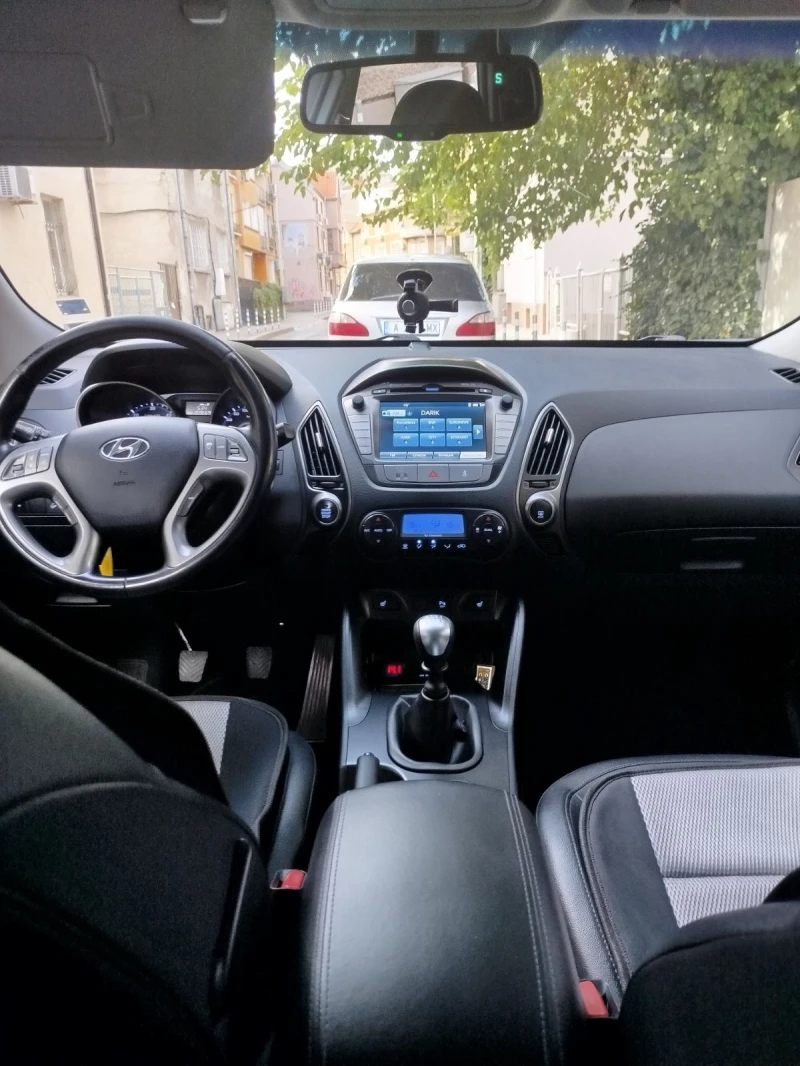 Hyundai IX35 1.7CRDI KEYLES NAVI KAMERA FULL, снимка 4 - Автомобили и джипове - 47750349