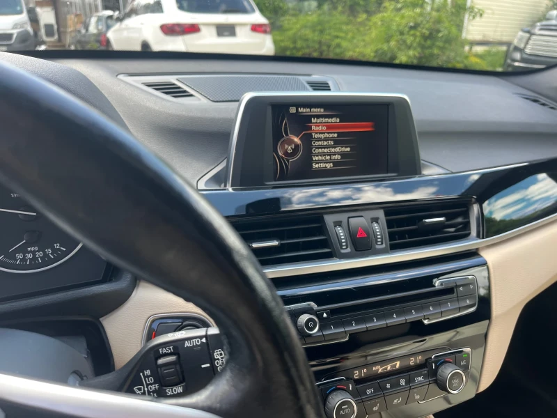 BMW X1 Бензин 2.8 xDrive, снимка 11 - Автомобили и джипове - 53014254