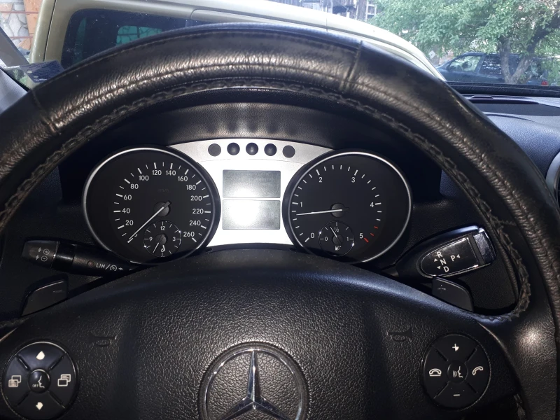 Mercedes-Benz ML 320, снимка 4 - Автомобили и джипове - 53101908