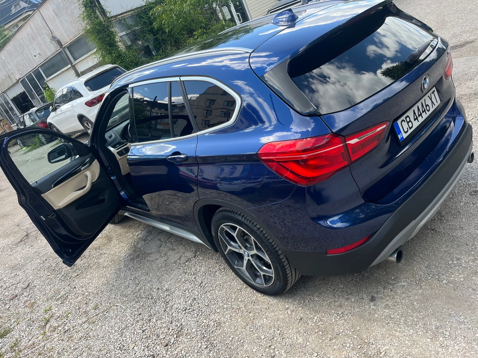 BMW X1 Бензин 2.8 xDrive - изображение 4
