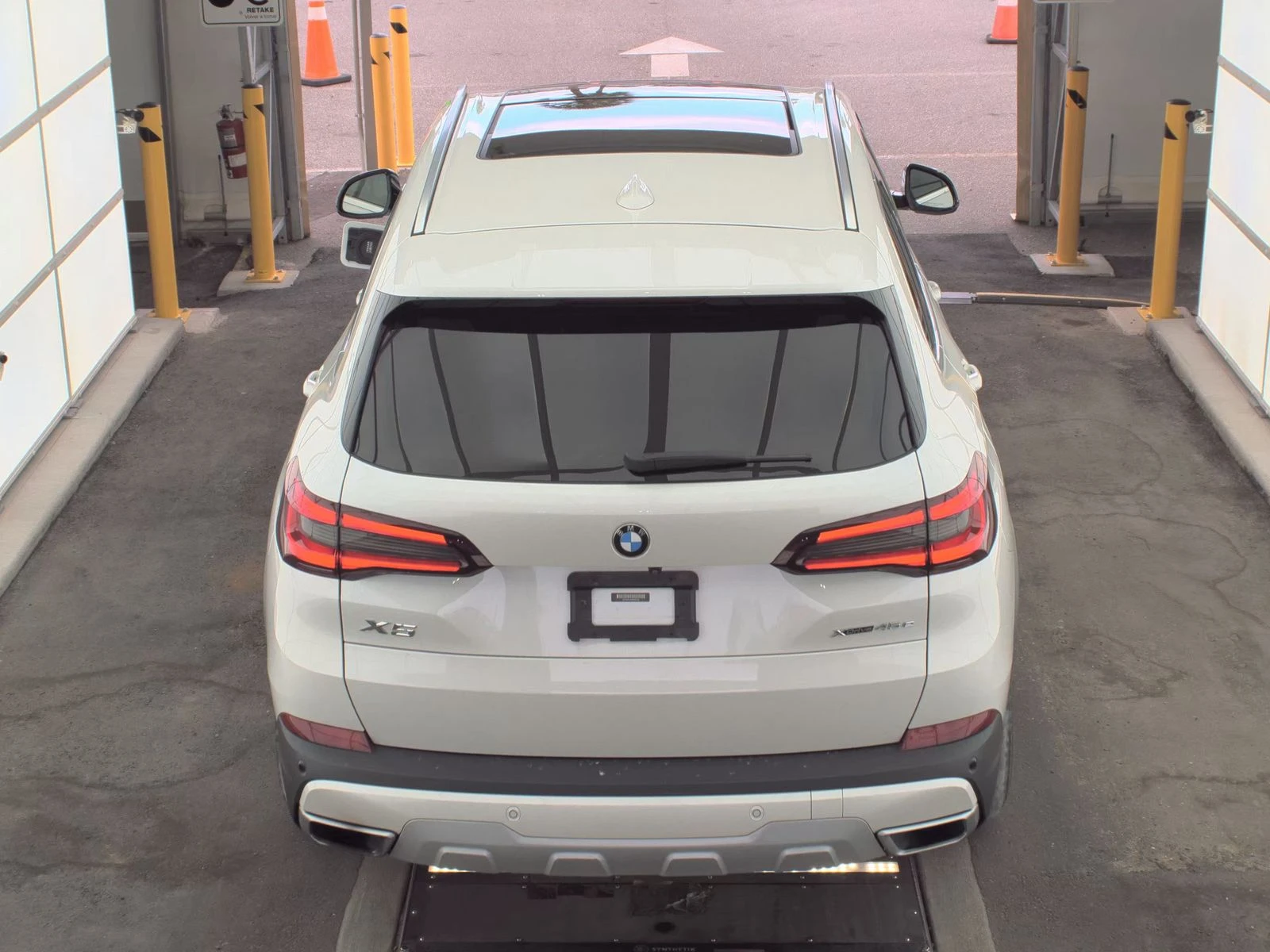 BMW X5 XDRIVE45E* HARMAN* HEAD UP* МАСАЖ* 360 - изображение 5