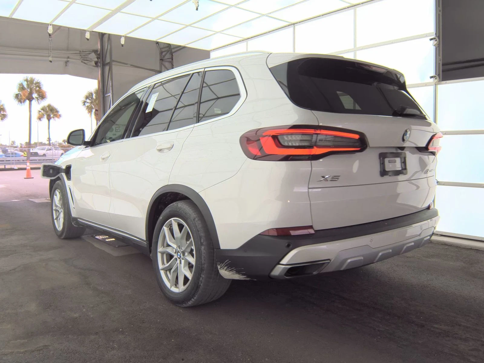 BMW X5 XDRIVE45E* HARMAN* HEAD UP* МАСАЖ* 360 - изображение 4