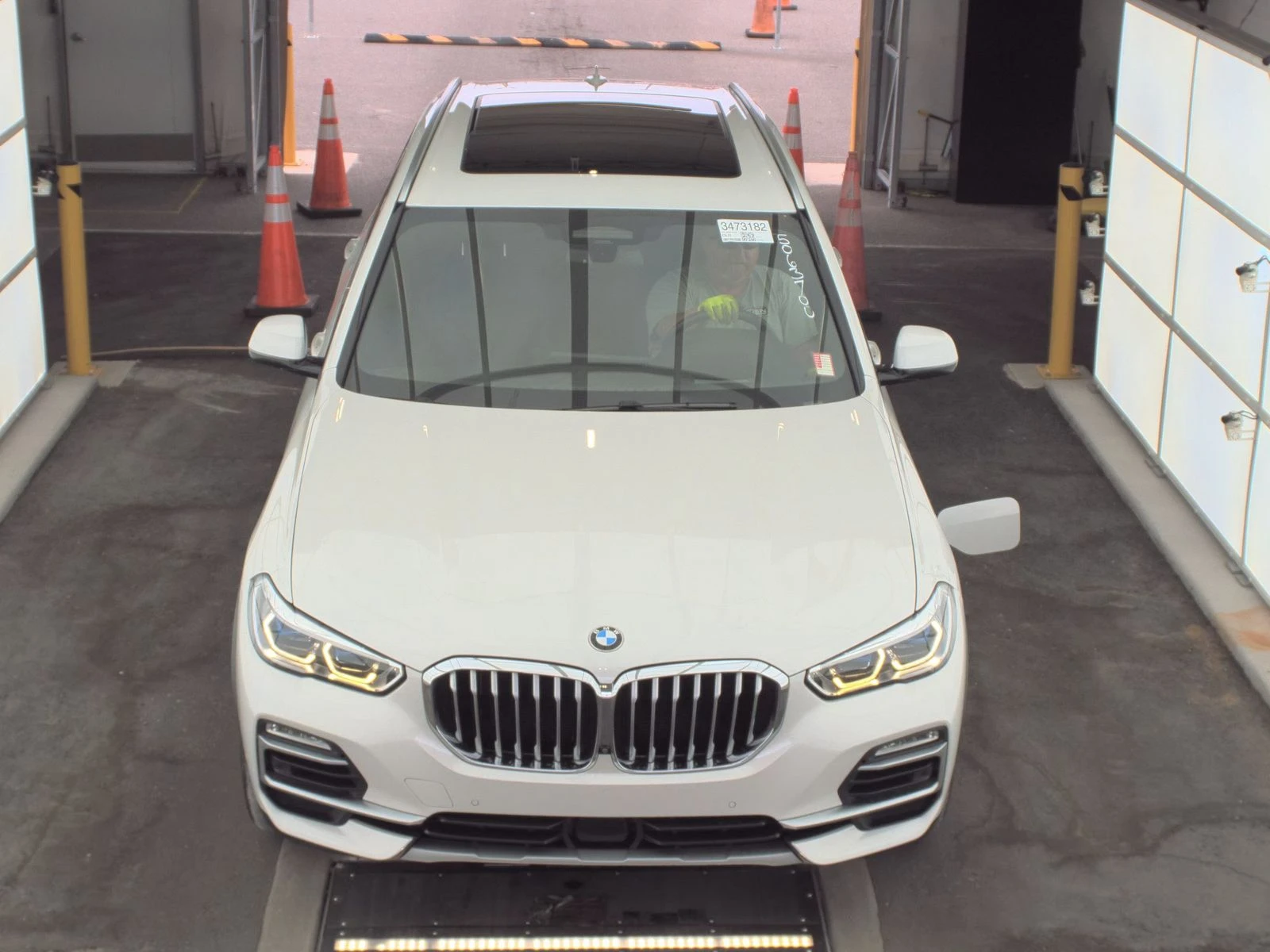 BMW X5 XDRIVE45E* HARMAN* HEAD UP* МАСАЖ* 360 - изображение 2