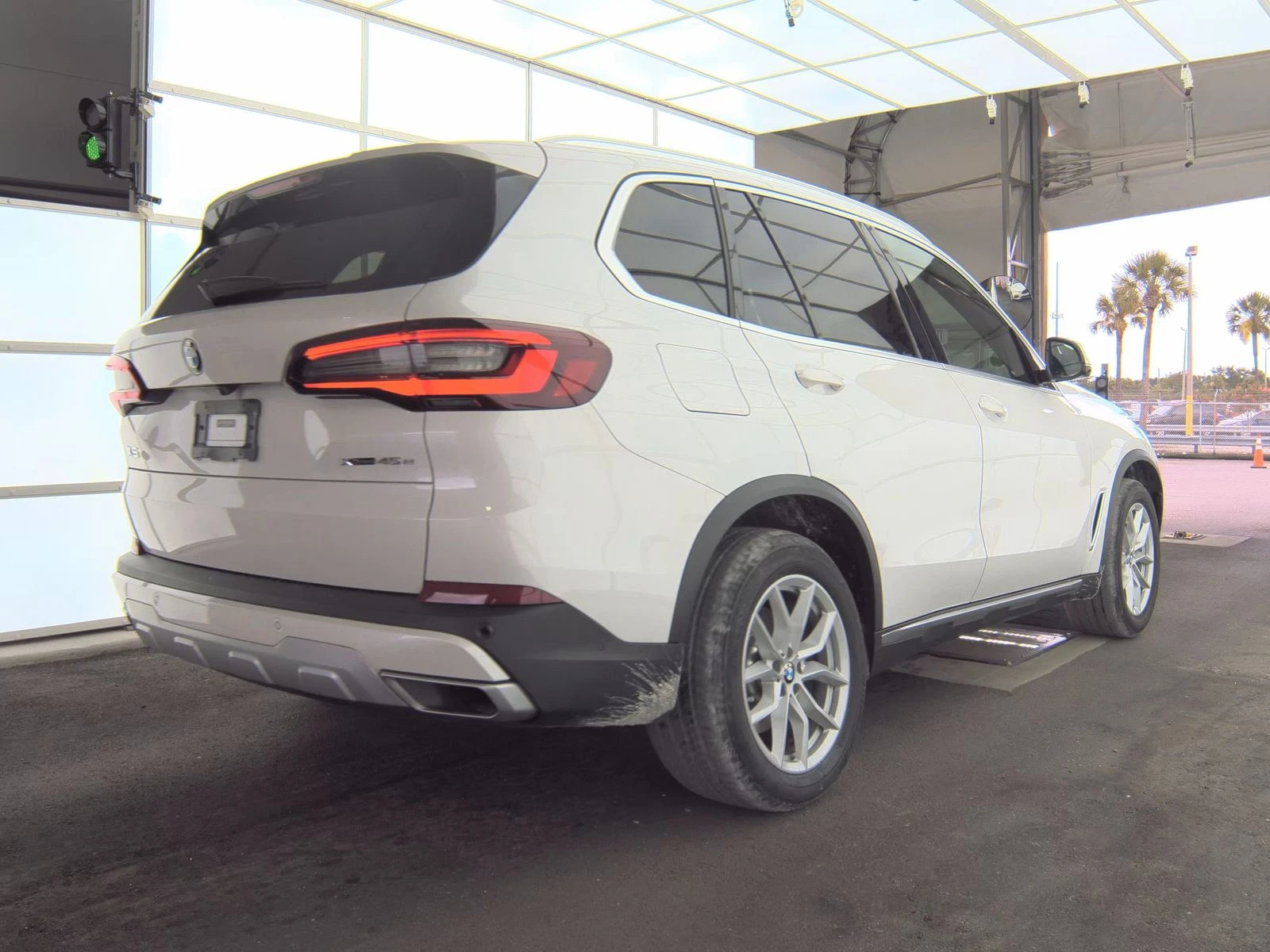 BMW X5 XDRIVE45E* HARMAN* HEAD UP* МАСАЖ* 360 - изображение 6