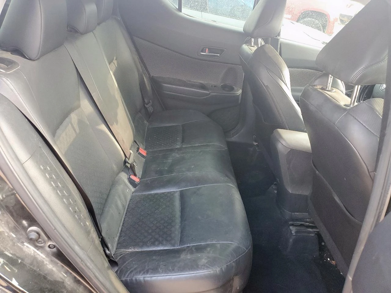 Toyota C-HR XLE - изображение 10