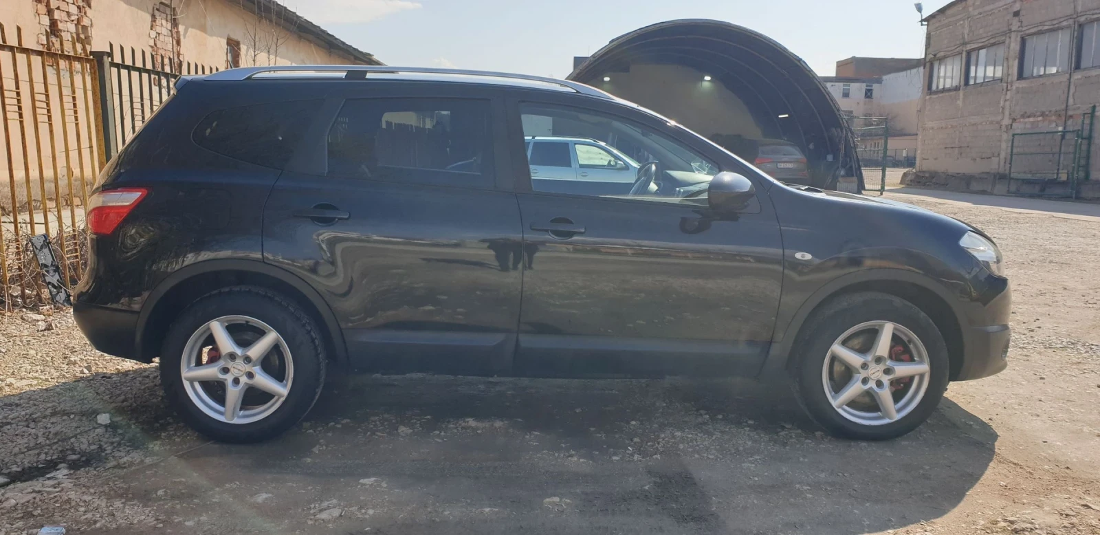 Nissan Qashqai + 2 2.0dci 150кс. 4х4 панорама 7м., снимка 5 - Автомобили и джипове - 53977710