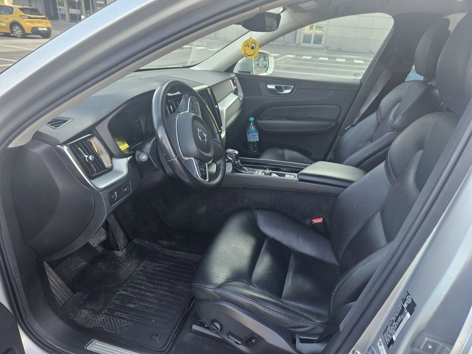 Volvo XC60 T5 AWD Сервизна история, снимка 7 - Автомобили и джипове - 55138410