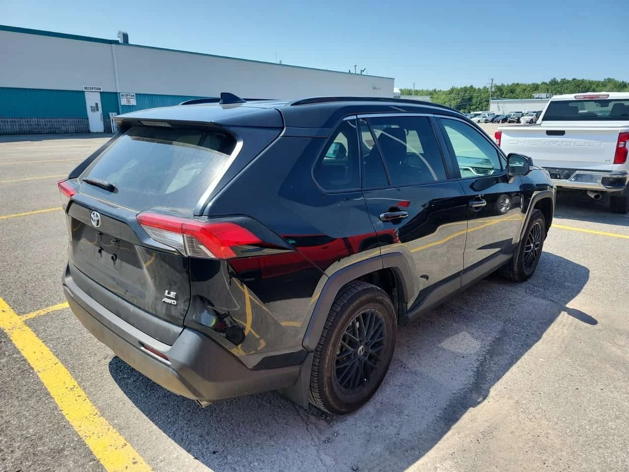 Toyota Rav4  LE | ЦЕНА ДО БЪЛГАРИЯ | АВТОКРЕДИТ , снимка 3 - Автомобили и джипове - 55387418