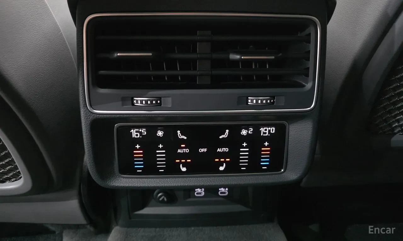 Audi Q8  50 TDI QUATTRO PREMIUM | 2021 | 63508 km, снимка 12 - Автомобили и джипове - 56074063