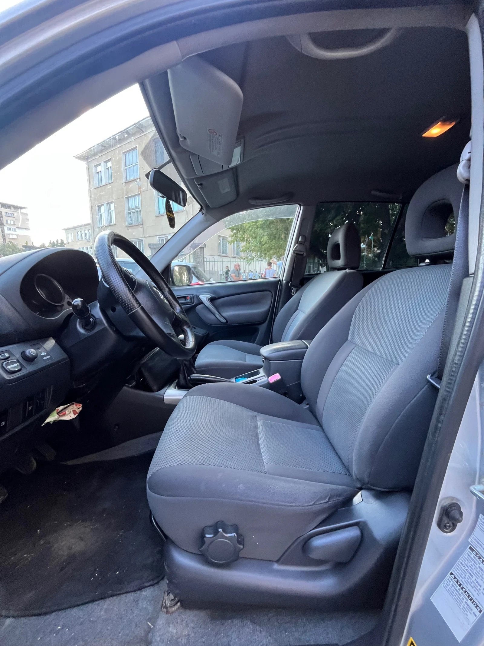 Toyota Rav4, снимка 6 - Автомобили и джипове - 56136346