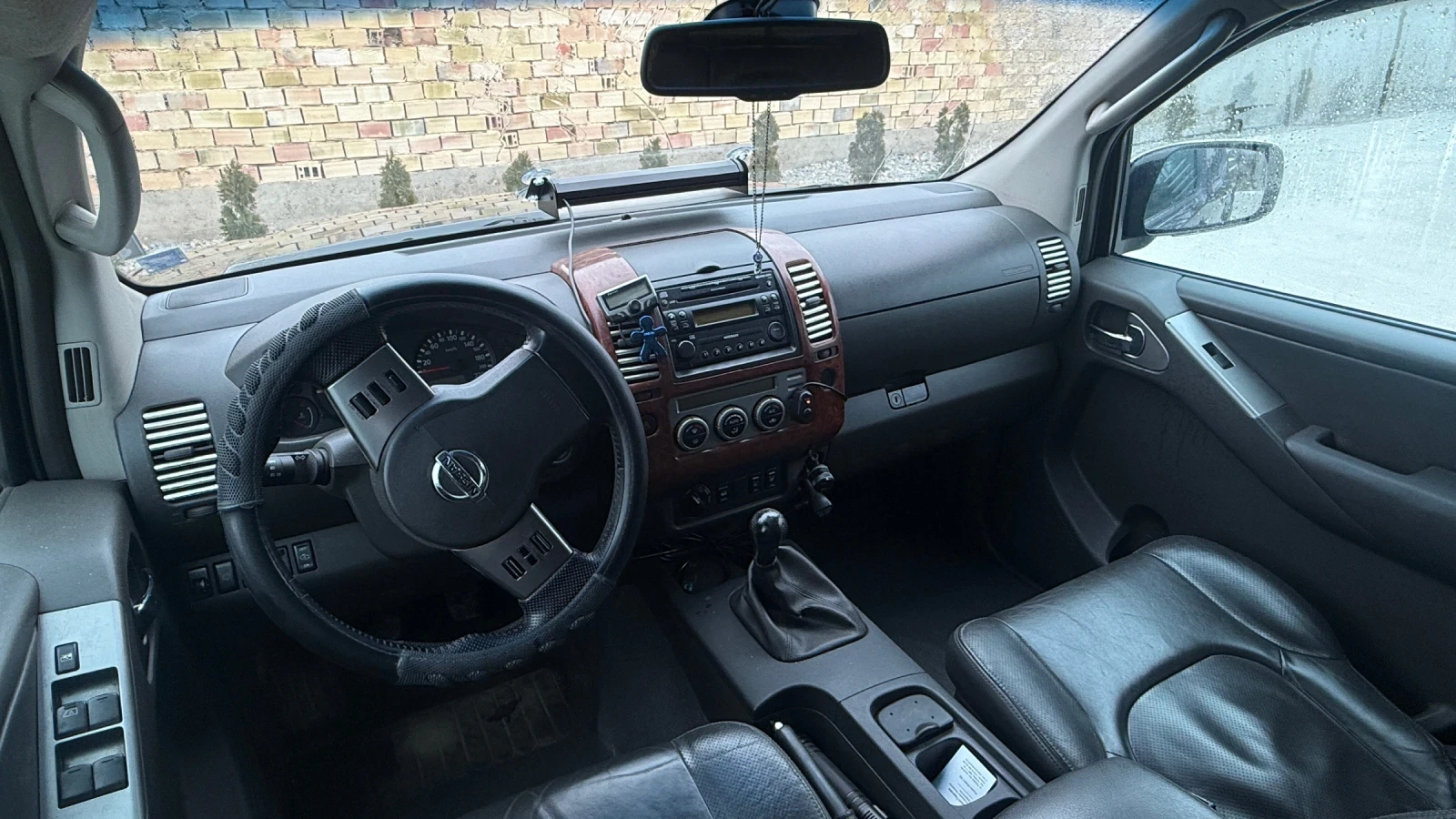 Nissan Navara 2.5, снимка 2 - Автомобили и джипове - 56641179