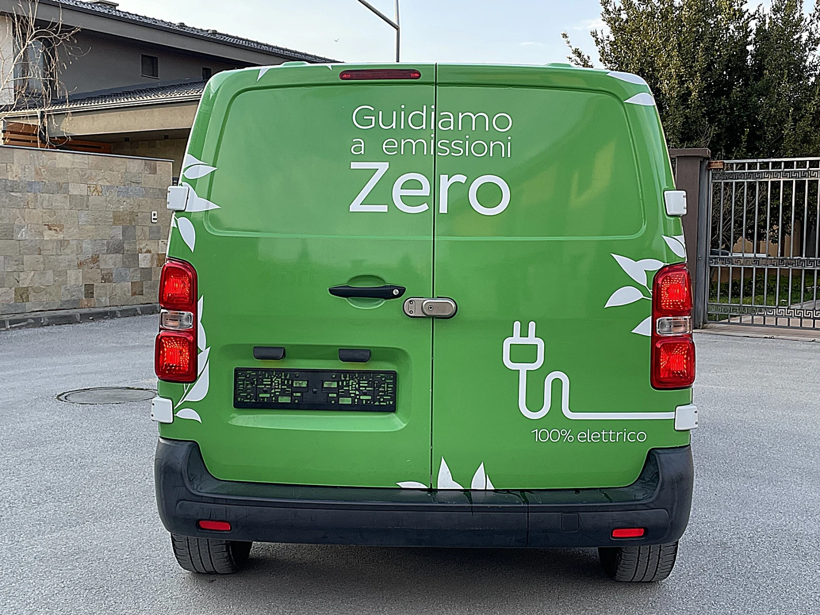 Peugeot Expert 75 kW/h Big Battery, снимка 7 - Бусове и автобуси - 53981675