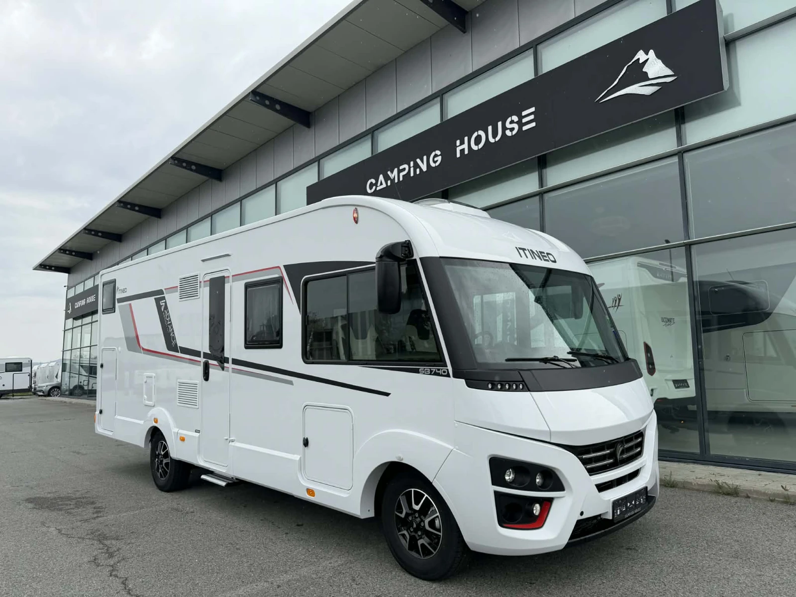 Кемпер ITINEO Famili ОТДЕЛНА ДЕТСКА СТАЯ Advance Edition