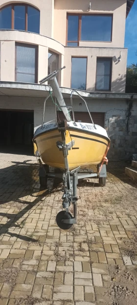 Ветроходна лодка Собствено производство Clipper