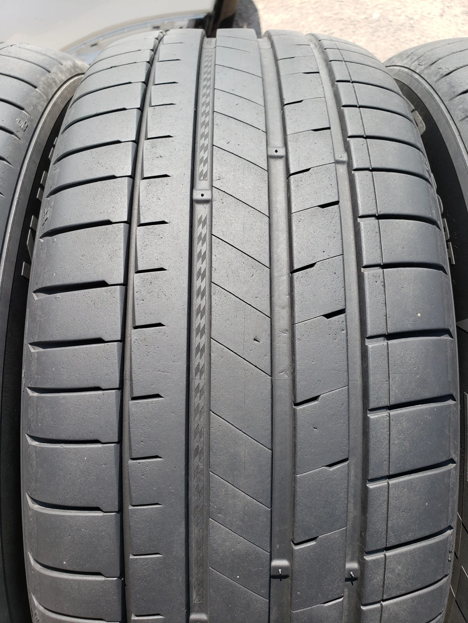 Гуми Летни 225/50R17, снимка 5 - Гуми и джанти - 54250240
