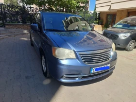 Chrysler Town and Country Town and Country Газ/Бензин, снимка 4