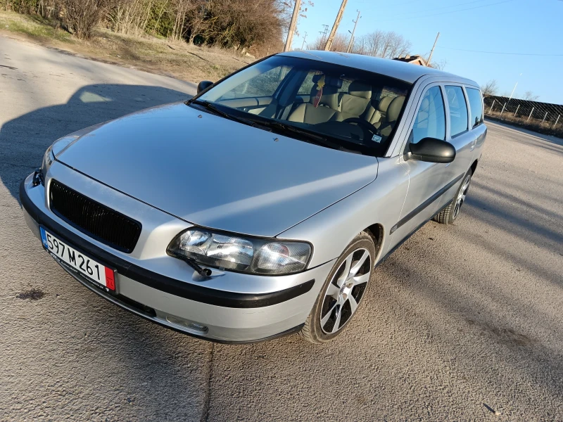 Volvo V70, снимка 3 - Автомобили и джипове - 48922278