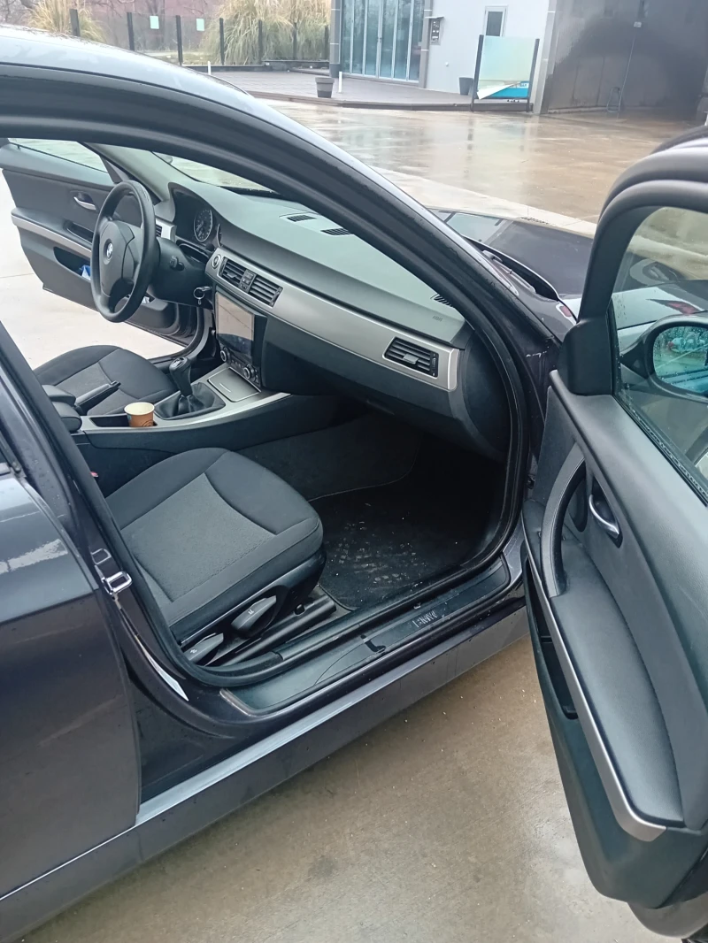 BMW 320, снимка 12 - Автомобили и джипове - 52354287