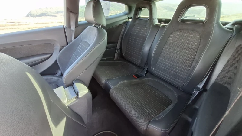 VW Scirocco 2.0 TDI, снимка 8 - Автомобили и джипове - 52585053