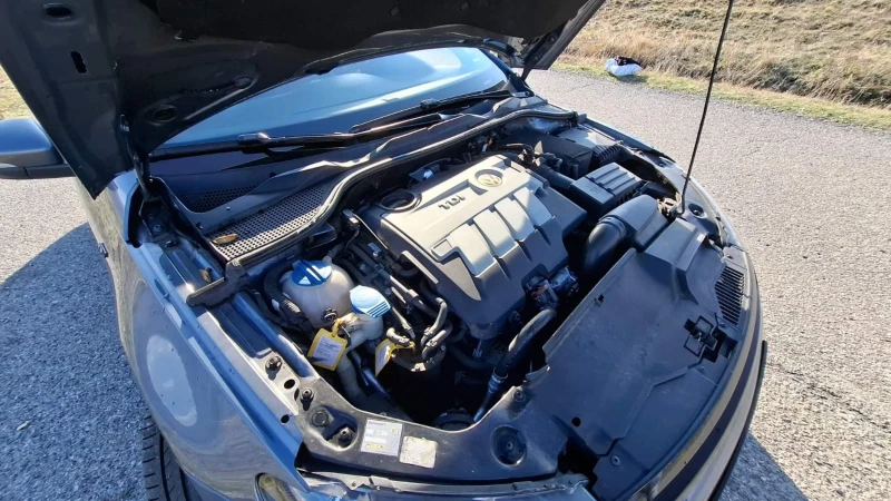 VW Scirocco 2.0 TDI, снимка 11 - Автомобили и джипове - 52585053