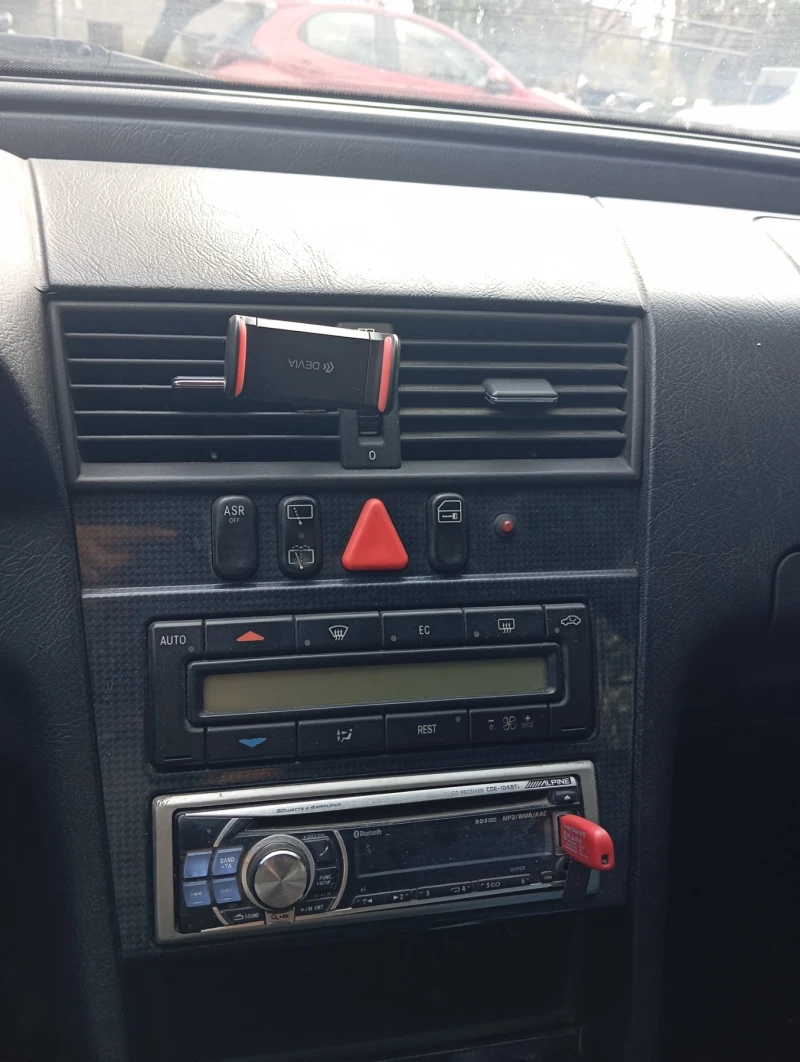 Mercedes-Benz C 180, снимка 5 - Автомобили и джипове - 52975127