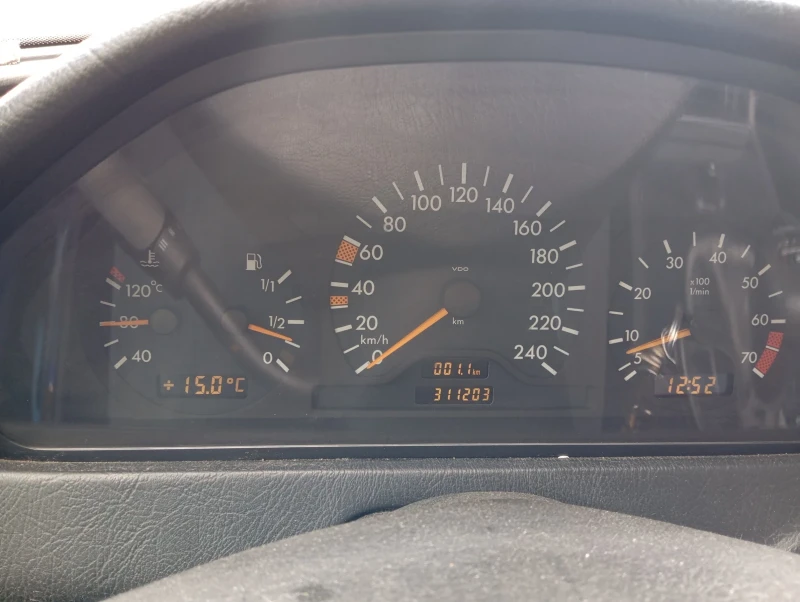 Mercedes-Benz C 180, снимка 6 - Автомобили и джипове - 52975127